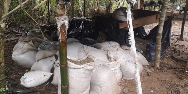 Operativo Rescate: encuentran prendas de niños y juguetes en campamento - 730am - ABC Color
