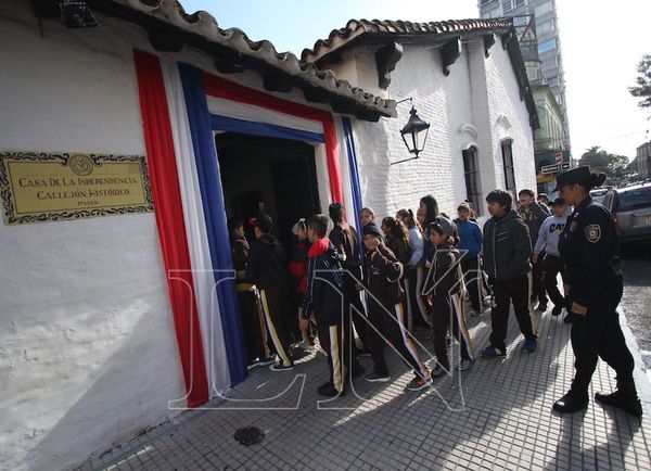 Aumentan las visitas guiadas en la Casa de la Independencia