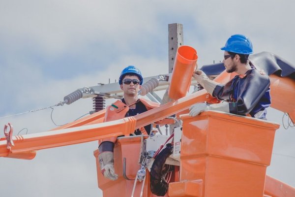 Extienden plazo de postulación a becas para electricistas - Nacionales - ABC Color