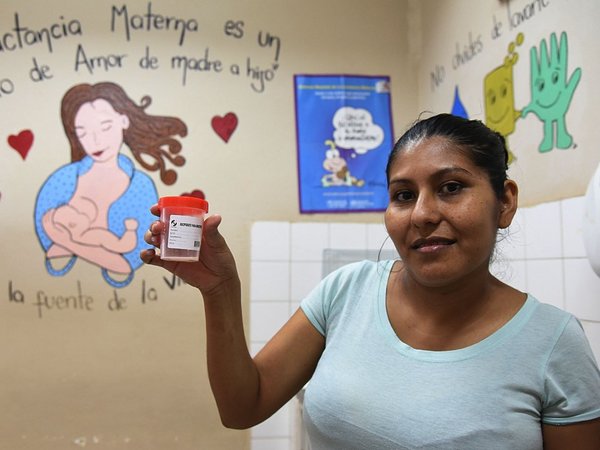 Amor en cada gota: Madres donan leche materna para otros pequeños