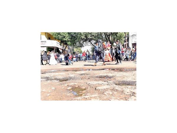 Exigen mejores calles y educación en desfile patrio de San Lorenzo