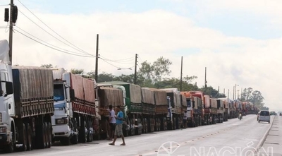 HOY / Camioneros adelantan cierre de rutas por suba del combustible