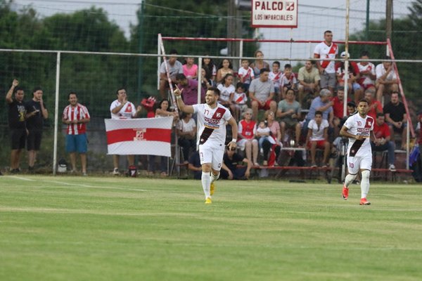 El Defensores recibe el postergado duelo River-Olimpia