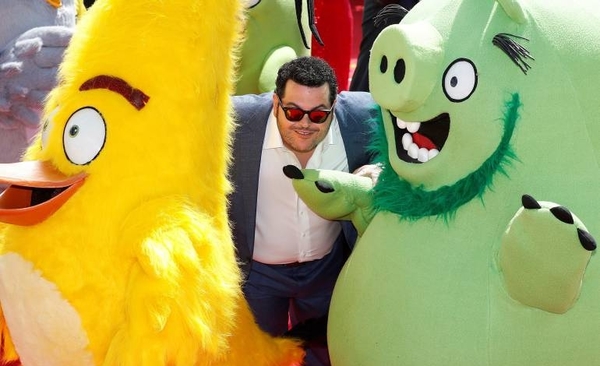 HOY / Los pájaros de Angry Birds sobrevuelan Cannes en la víspera de su 72 edición