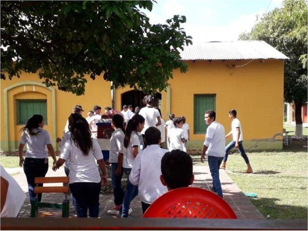 Estudiantes de Puerto Pinasco levantaron toma de colegio