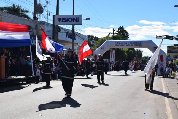 Oviedo: desfile para conmemorar la Independencia - Nacionales - ABC Color