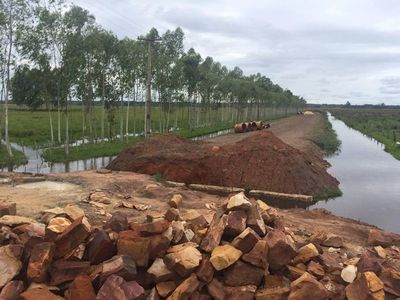 Exigen solución a “interminables obras” que aíslan a comunidades