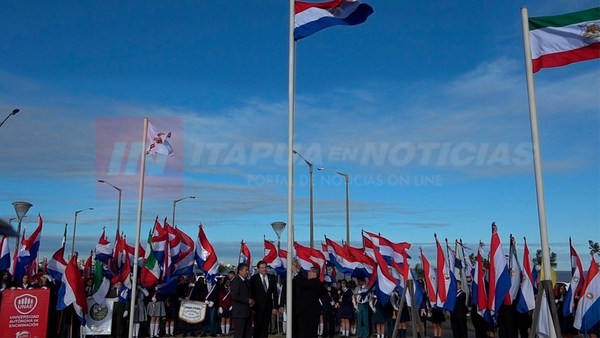 RESALTAN EL DEBER DE HONRAR LA PATRIA TODOS LOS DÍAS.