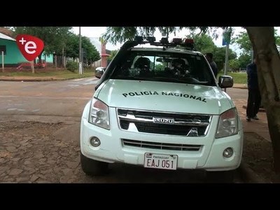 HURTAN DINERO Y JOYAS DEL INTERIOR DE UN AUTOMÓVIL