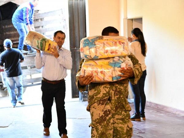 Víveres para damnificados llegaron a Villa Oliva y Alberdi