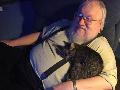 George R.R. Martin desmiente haber acabado libros finales de Juego de Tronos