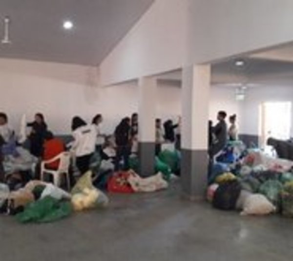 Dejan de lado desfile para ayudar a damnificados en Misiones - Paraguay.com
