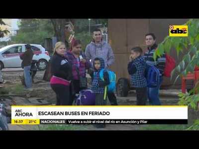 Escasean buses en feriado - Tv - ABC Color