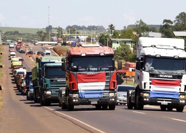 Camioneros planean movilización en contra de la suba del combustible - Radio 1000 AM