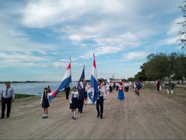 En la lejana Bahía Negra también rindieron homenaje a la patria - Nacionales - ABC Color