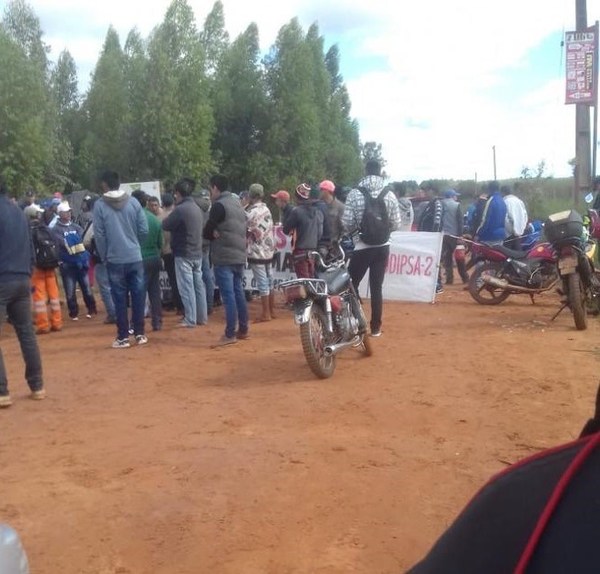 Mandioqueros cerraron acceso a colonias