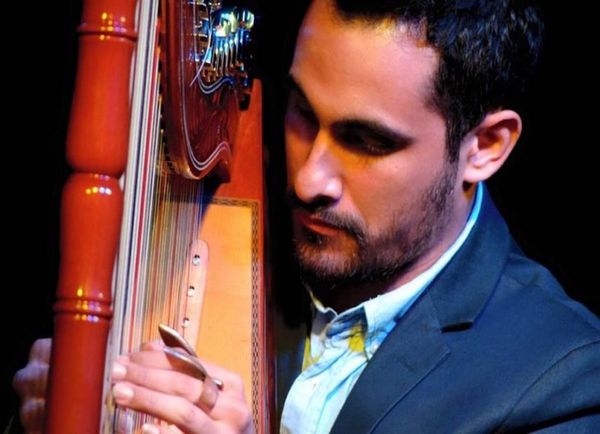 Recital de arpa para las madres