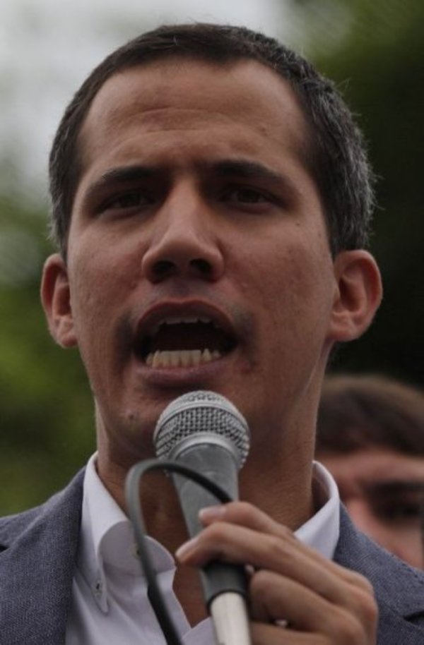 El chavismo bloquea sede legislativa - Edicion Impresa - ABC Color