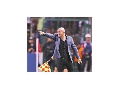 Repetto y un duelo especial ante Olimpia