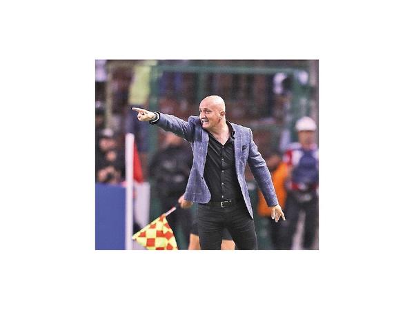 Repetto y un duelo especial ante Olimpia