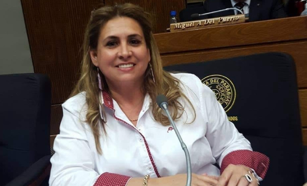 Suspenden a diputada por no asistir a clase | Diario Vanguardia 08