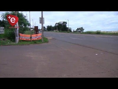 MOTOCHORROS ATACAN Y ROBAN A UN JOVEN AL BAJAR DE UN ÓMNIBUS