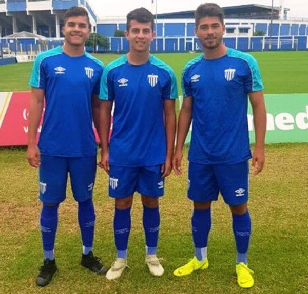 Juveniles paranaenses fichan por Avaí de Brasil | Diario Vanguardia 08