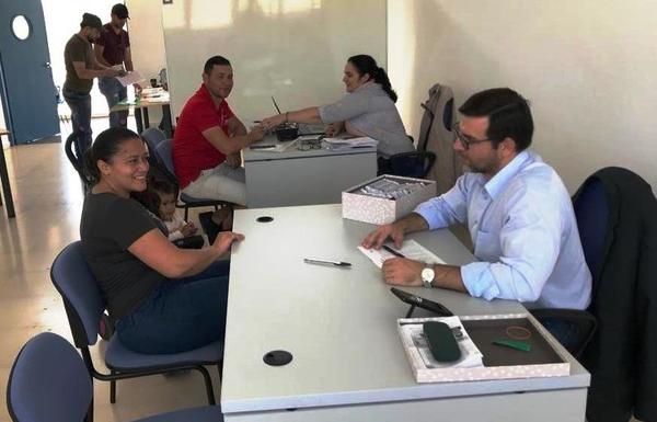 Paraguayos residentes en Ibiza fueron documentados en jornada consular | .::Agencia IP::.