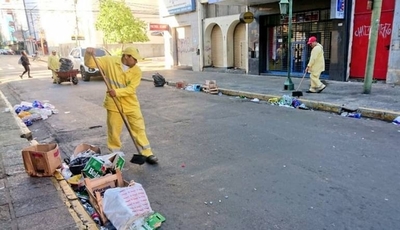 HOY / Basura de festejos patrios: funcionarios dejaron impecables las calles del microcentro