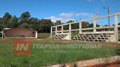 OBRAS DEL POLIDEPORTIVO ITA PASO PARADAS.