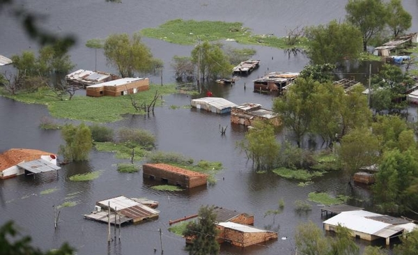 HOY / Inundación: son 180 escuelas anegadas y 13.500 alumnos afectados, según el MEC