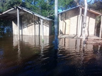 Crecida del río Tebicuary deja numerosas familias damnificadas - Nacionales - ABC Color
