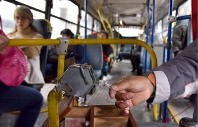 HOY / Con el cuento de que no hay monedas, redondean pasaje a 2.500 y 4.000: 'Es avivada'