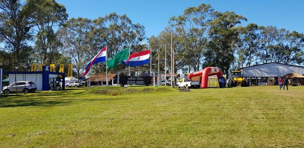 La EBY brinda decidido apoyo a la Expo Misiones-2019
