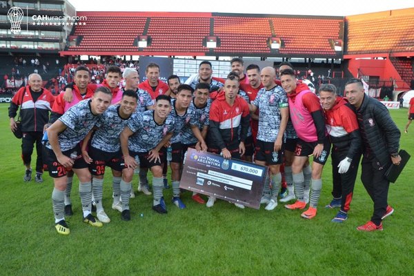 Saúl Salcedo marca en la victoria de Huracán
