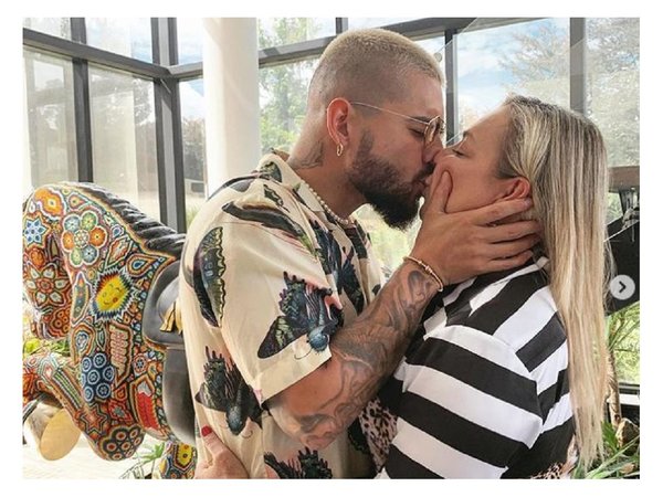 Maluma repudiado por 'chapar' a su madre