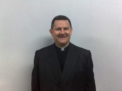 Sacerdote fallece tras volcar con su vehículo en la Transchaco