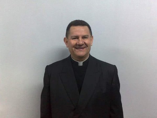 Sacerdote fallece tras volcar con su vehículo en la Transchaco