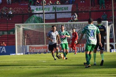 Salcedo anotó en el triunfo de Huracán