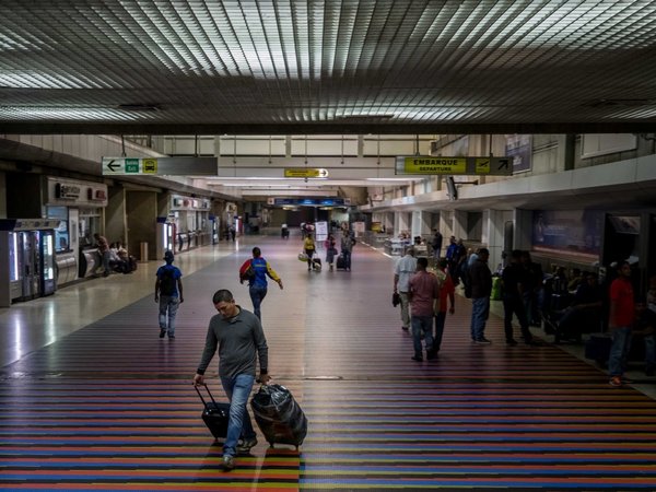 EEUU suspende de inmediato todos los vuelos con Venezuela