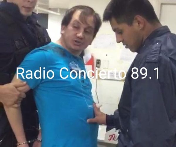 Médico ebrio agrede a efectivos policiales