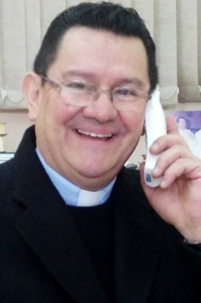 Sacerdote salesiano fallece en vuelco en la Transchaco - Edicion Impresa - ABC Color