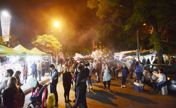 Fiestas patrias tuvieron diversión, pero también desorden y basura - Edicion Impresa - ABC Color