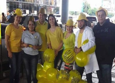 Médicos apoyan Mayo Amarillo