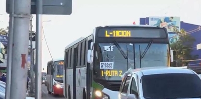 HOY / Rigen nuevos precios del pasaje, usuarios se quejan por falta de buses