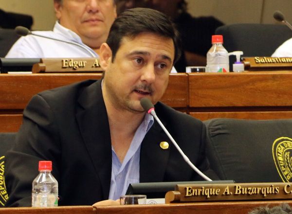 Rasmussen: Destitución de Buzarquis “no corresponde”