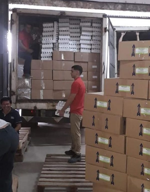 Distribuyeron cargas de insumos y medicamentos a territorios inundados - ADN Paraguayo