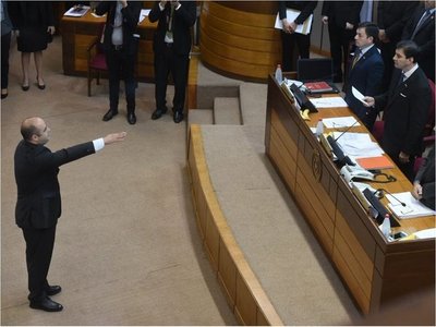 Arnaldo Franco jura como senador, en reemplazo de Víctor Bogado