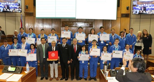 Entregan reconocimiento a delegación de Olimpiadas Especiales - ADN Paraguayo