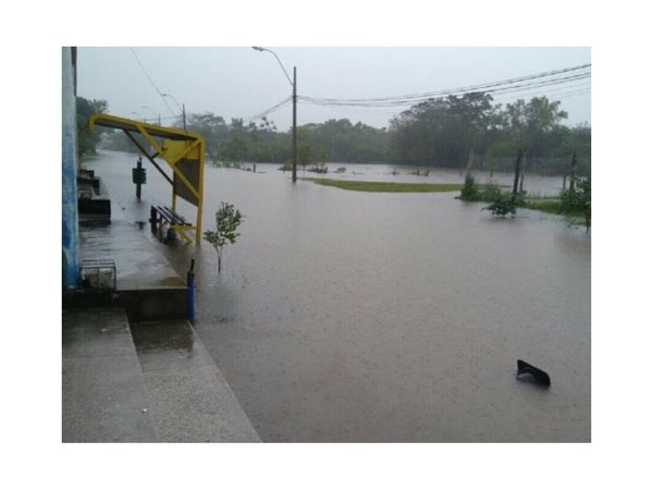 Inundaciones en Pilar: "La gente viaja 4 horas para buscar un poco de coquito"